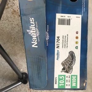 Men’s steel toe work shoes, size 10.5, wide